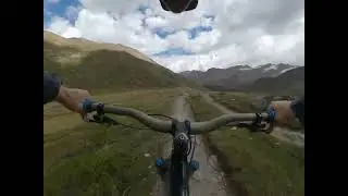 20220828_Descending from Madritschjoch to Martelltal on Santa Cruz Chamaleon C _ Passo del Madriccio