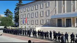 Hundreds of Officers Surround Prime Minister's Office