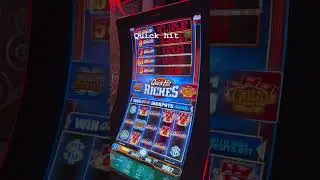 Quick Hit slots its fun😁| Venetian Resort Las Vegas Casino #shotrs