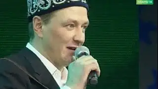 Marat Basharov plays the Tatar accordion