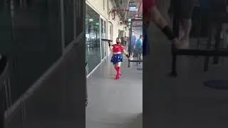 wonder women na waitress winner lng namn sa creative costume