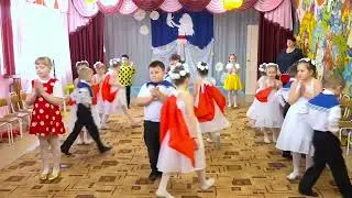 Вход на праздник 