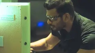 विदेशी बैंक में की सुपरस्टार विशाल ने चोरी | Movie Name : Enemy (2021) | South Movie Scene