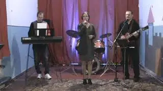 Стоять тополі