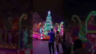 Disneyland Paris Christmas Parade 2022