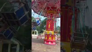 На каруселях