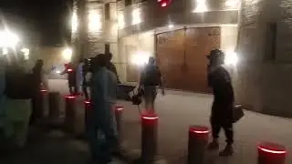 ‏کور کمانڈر ہاوس پشاور کے باہر احتجاج۔