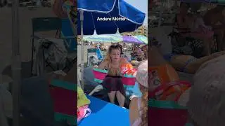 Other moms vs. me at the beach 😂 