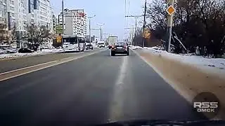 Авария на Дианова, Омск (10.01.2018)