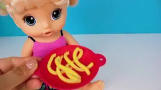 Алиса готовит МАКАРОНЫ вместе с МАМОЙ || Мультфильм с куклой