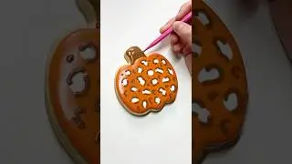 True or false: leopard 🐆 goes with everything #cookiedecorating #thegracefulbaker