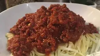 How to make SIMPLE SPAGHETTI BOLOGNESE