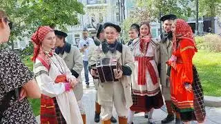 СУМОРОТА. Погода Испортилась, Познакомилась с АЛИНОЙ на Тверском Бульваре.