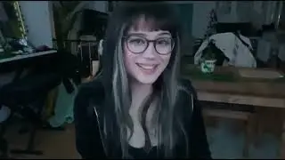 Beautiful JadeyAnh Smoking 40