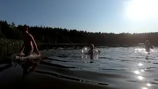Беларусь Купание в Лесном озере