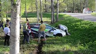 Rally Talsi 2017 Ford Fiesta Pilsētas posmā grāvī