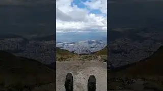На качелях над пропастью. Кито, Эквадор #shorts