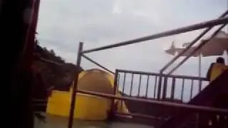 Descendo o toboágua escuro.wmv