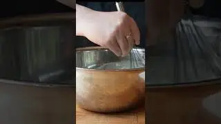 🍰 How to Make Swiss Meringue Buttercream | Easy & Delicious Frosting Recipe 🧁