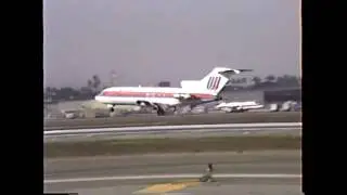 United Boeing 727-100 at LAX