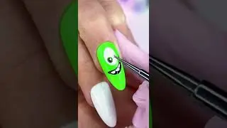 nail art but can’t seem to get control of your brush? 💚Here’s a tip for a bit of balance 🫶🏻