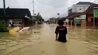 Banjir landa Losari Kabupaten Brebes.