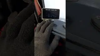 Как установить датчик температуры двигателя и вольтметр на камаз.