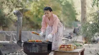 Autumn homemade barbecue, pork skewers with pepper, tomato and cumin, fragrant special lamb skewers