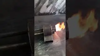Капельная горелка на отработке горизонтальная.The oil drip burner is positioned horizontally