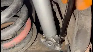 Changing the front struts on W126