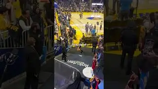 Steph Curry's Viral Trickshot