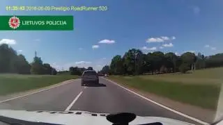 Driver Uses Smokescreen, Throws Spikes, During Dramatic High Speed Chase in Lithuania