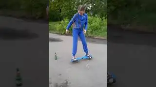 sofiakrasko28 на двухколесном скейте катается