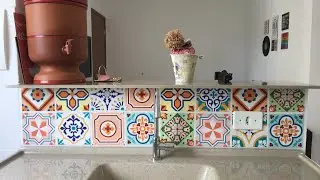 APLICAÇÃO DE ADESIVO NO AZULEJO DA COZINHA!