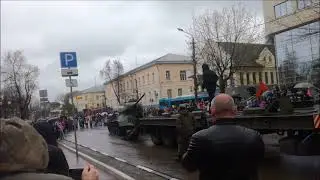 Погрузка танка Т-34 после парада в Туле 2021 г.