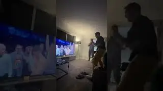В сеть слили видео как Данил Бридов очень рад победе Дмитрия Бивова и назвал Бетербиева «ЧУ**ОЙ» 😀
