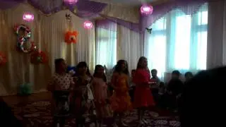 Моя доченька поёт песенку про весну!