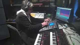 Roland JDXi & Roland MC 909 - Fat Super Saw , Sub Bass, 909 Kick & Hats. (Dark Minimal techno Acid)