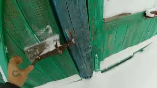 А снег идёт.