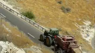john deere 4960+hesston 4910  בעליות של חמת גדר