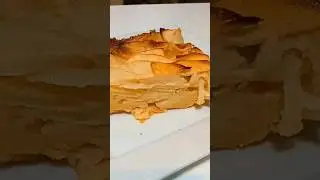 Яблочный пирог! Очень много яблок и мало теста!