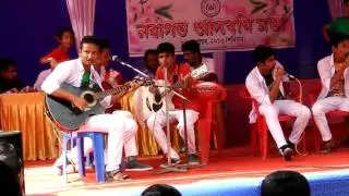 How School band plays on the stage??