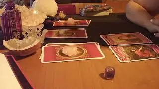 Scegli un cristallo    GLI MANCO  MI PENSA  MI AMA   lettura senza tempo
