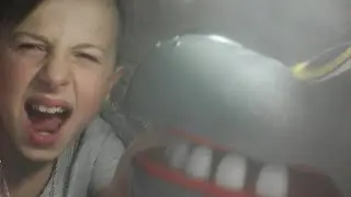 Играем в волка дантиста! Volk dantist 😆😂😂