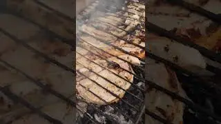 Готовлю отбивные из свинины на кости #рецепт #мангал #намангале #отбивные #свинина #стейки #мясо
