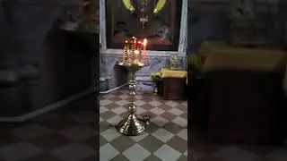 Ползком  под иконой Христа Спасителя