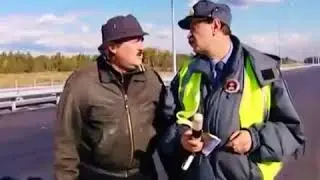 Что везешь ? Клоунов...