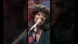 Something about the way Sharon Paige sings “weee” that puts you in a trance 