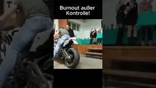 Dieser Burnout endet BÖSE, nicht nur für den Biker... 🏍️💥 