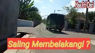 Panas terik || Saling membelakangi ?